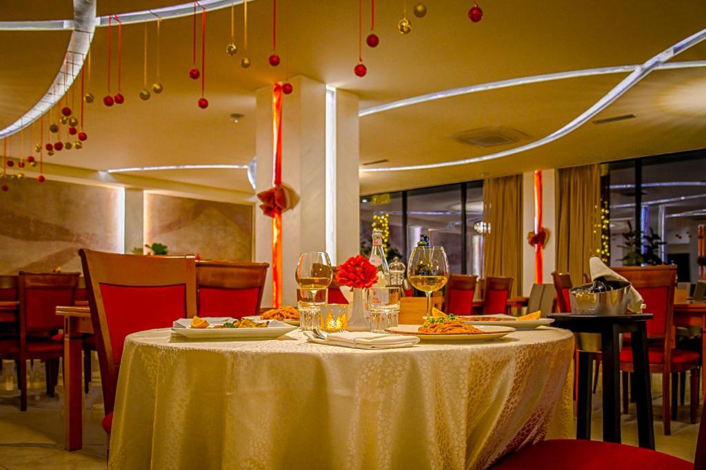 Hotel Vivas Dıraç Dış mekan fotoğraf
