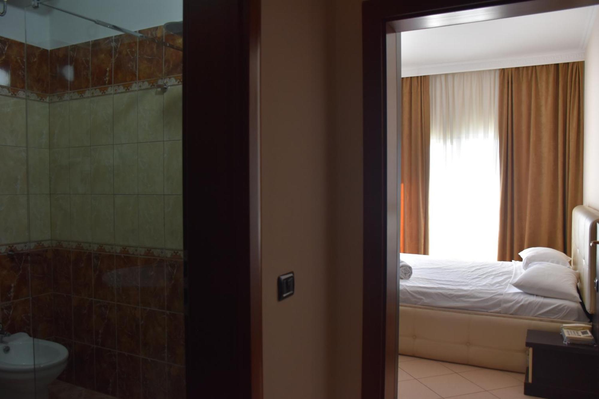Hotel Vivas Dıraç Dış mekan fotoğraf